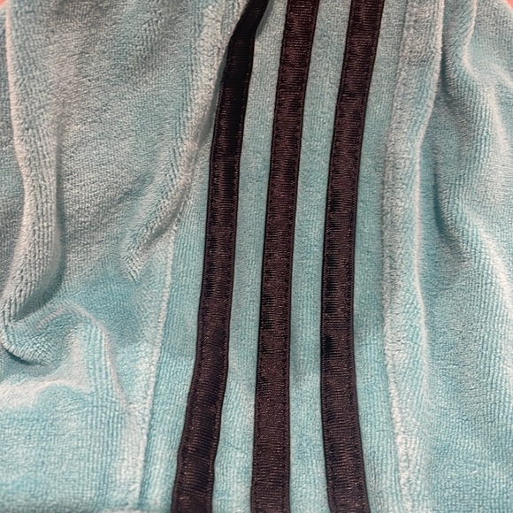 ADIDAS Girls Velour Tracksuit - Picture 6 of 7